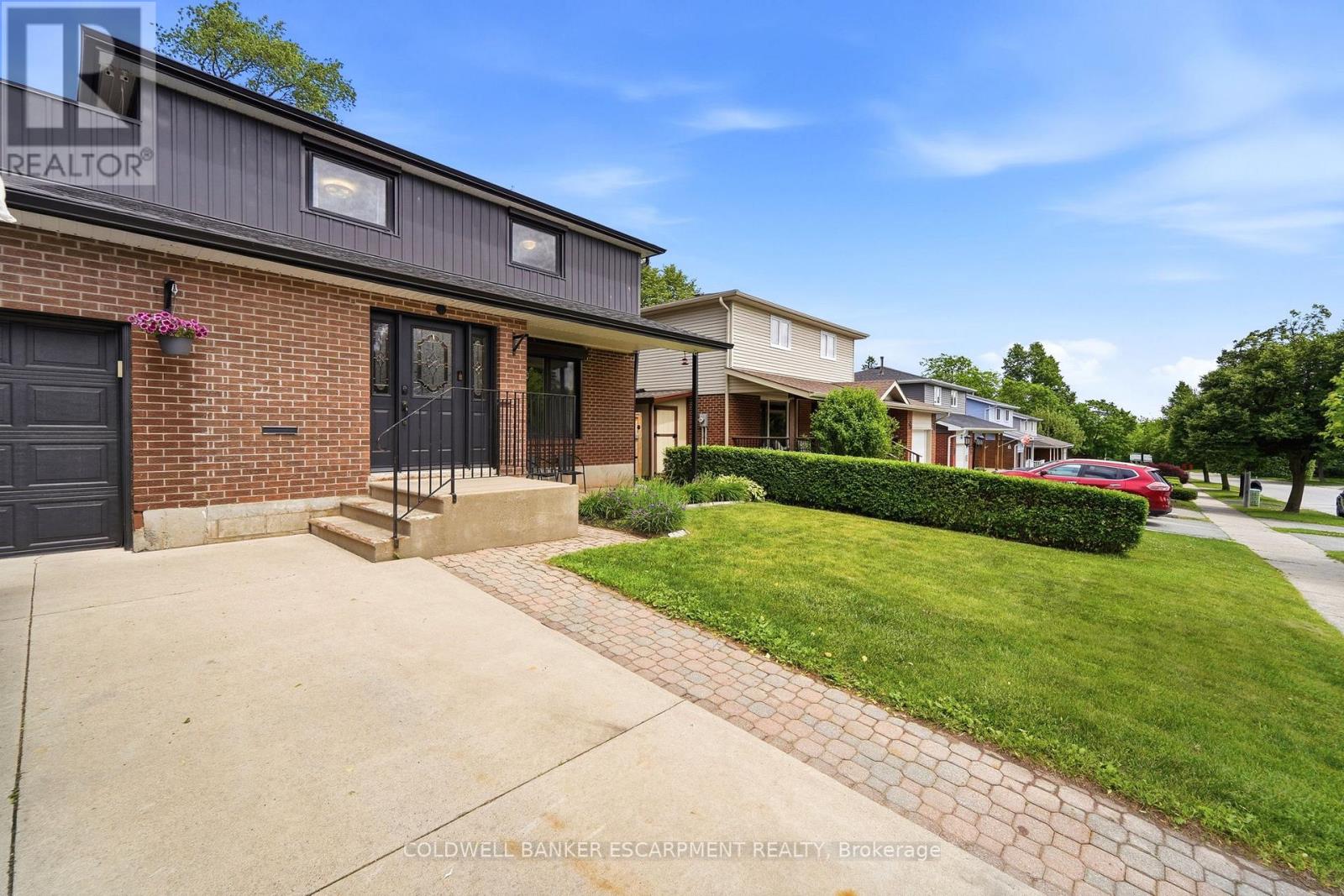 257 Kingham Road, Halton Hills, Ontario  L7J 2T3 - Photo 2 - W13451848