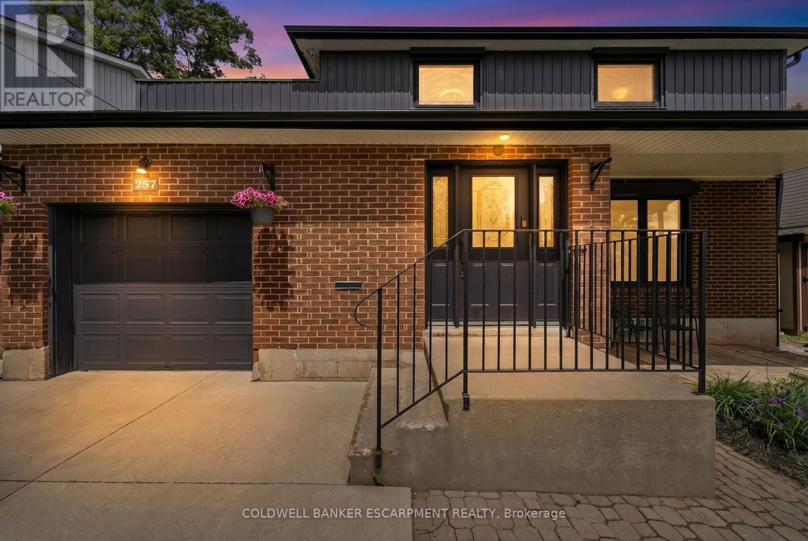 257 Kingham Road, Halton Hills, Ontario  L7J 2T3 - Photo 3 - W13451848