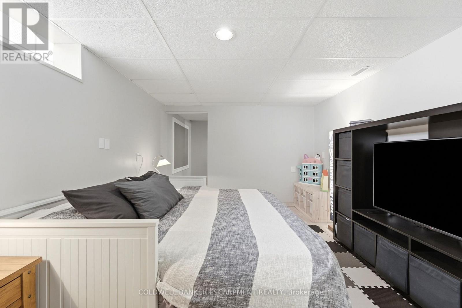 257 Kingham Road, Halton Hills, Ontario  L7J 2T3 - Photo 35 - W13451848