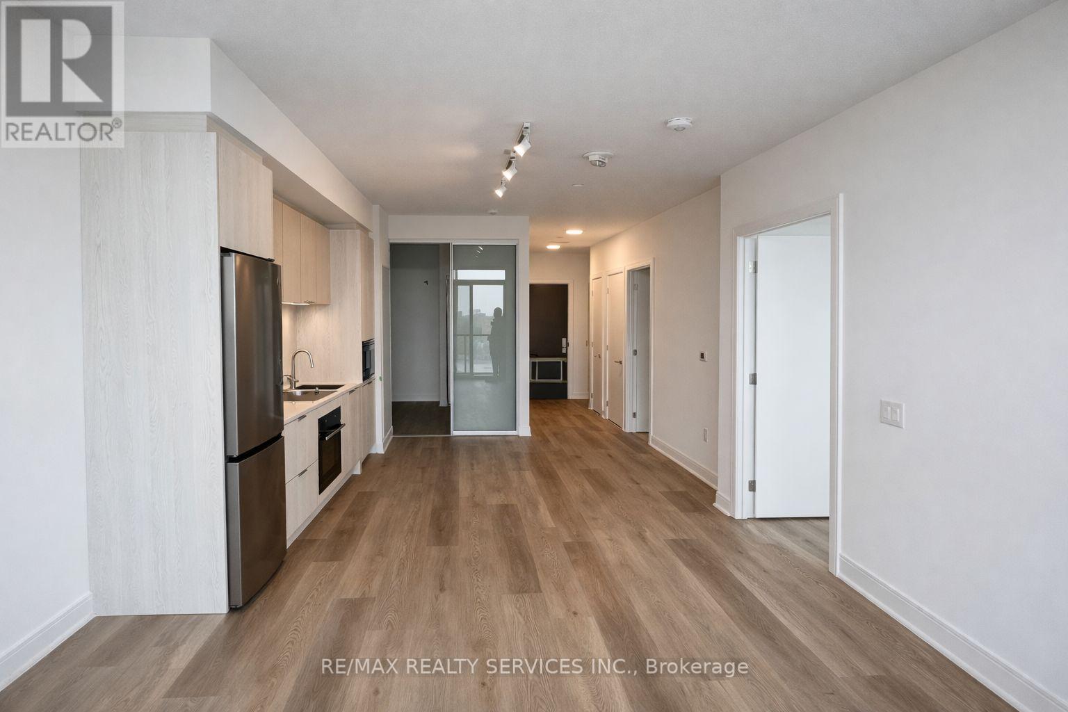 723 - 86 Dundas Street, Mississauga, Ontario  L5A 0B1 - Photo 2 - W13451918