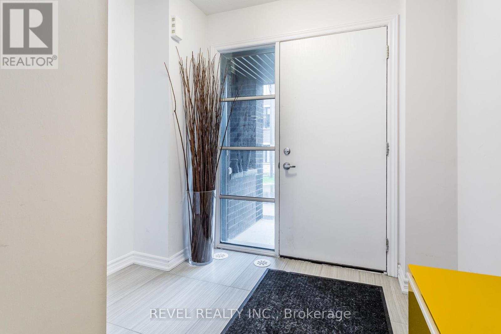 3053 Blacktusk Common, Oakville, Ontario  L6H 0R9 - Photo 4 - W13452018