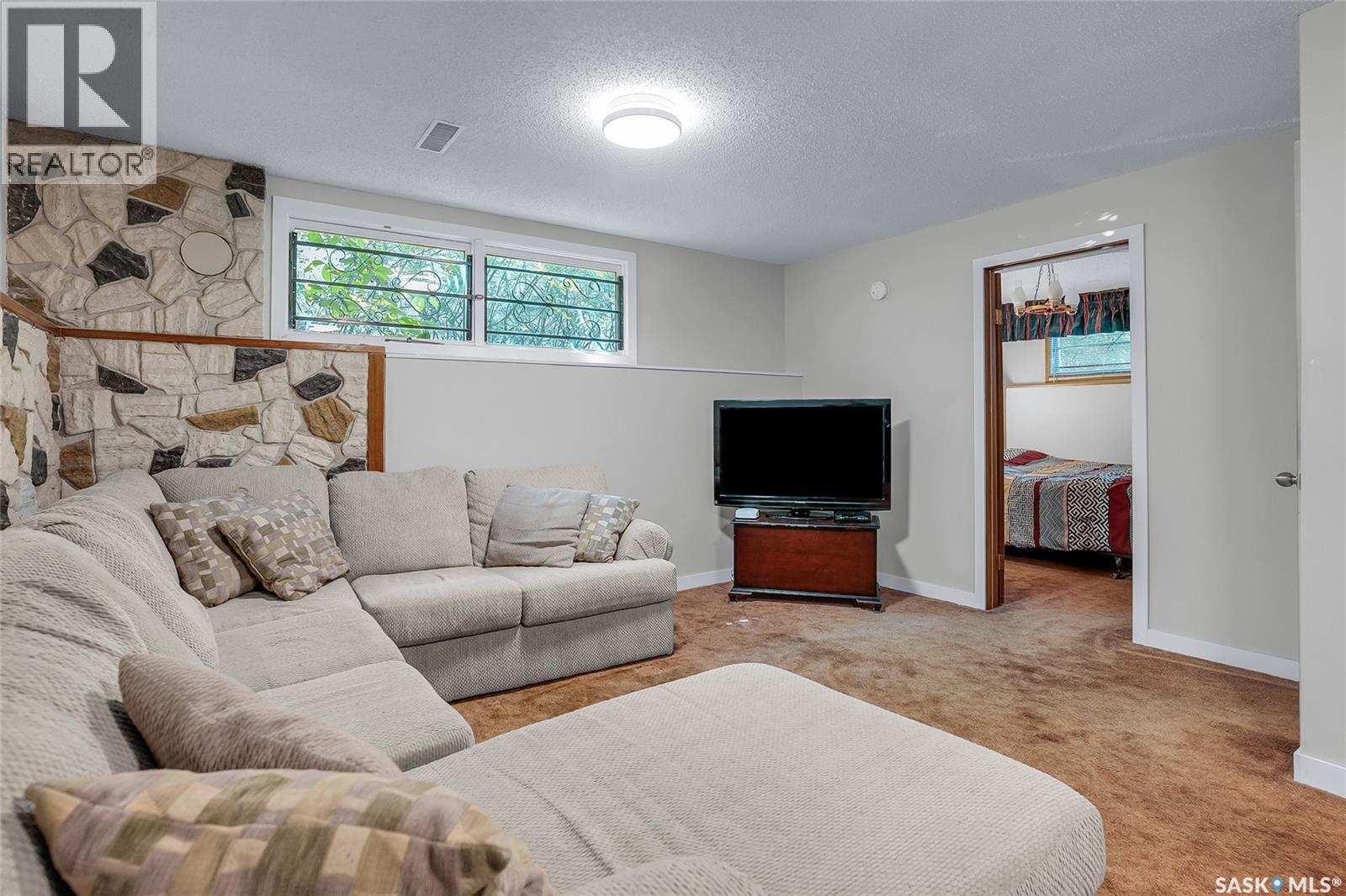 42 Neilson Crescent, Saskatoon, Saskatchewan S4R 7R2 - Photo 25 - SK039555