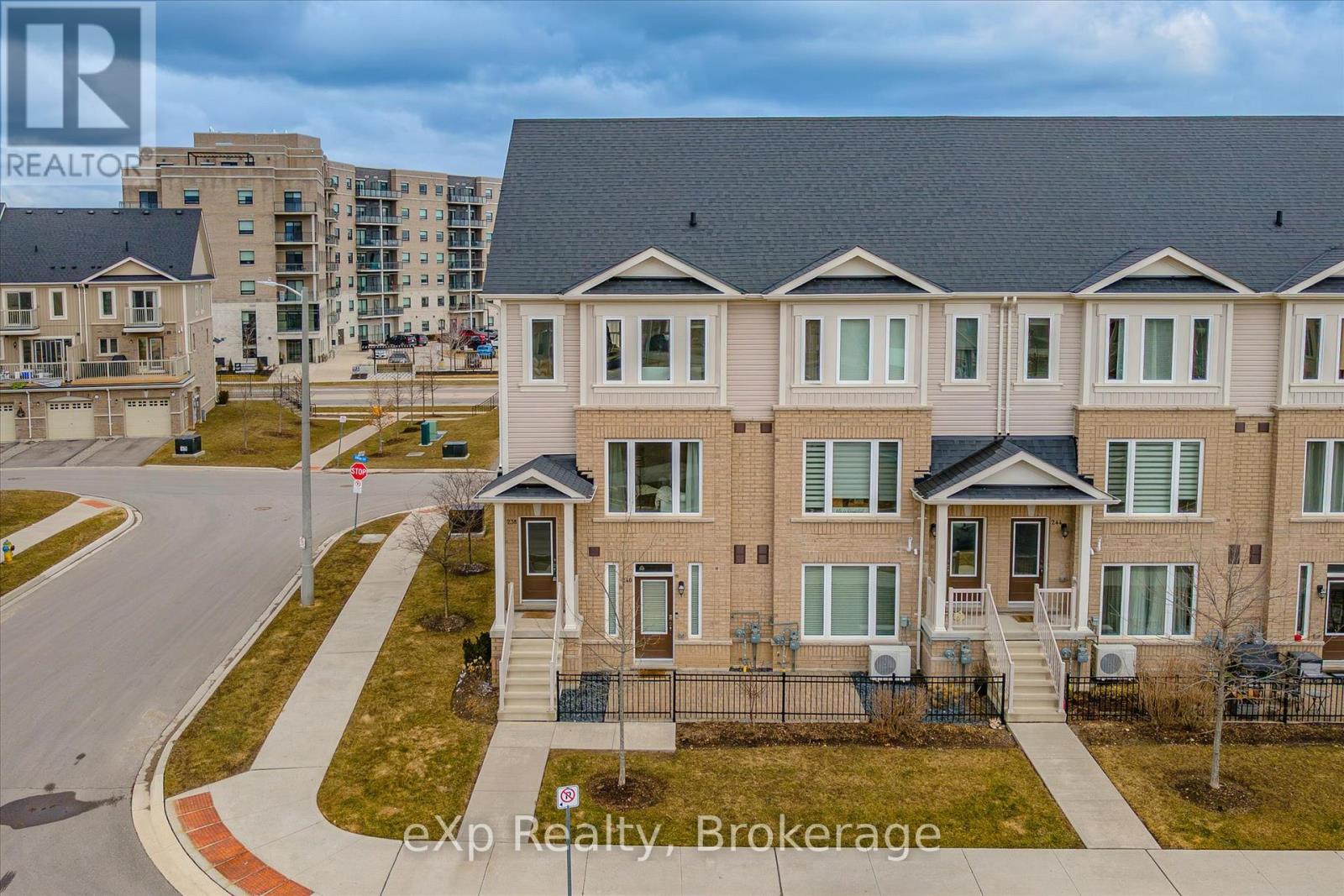 238 Law Drive, Guelph, Ontario  N1E 0P6 - Photo 2 - X13451878