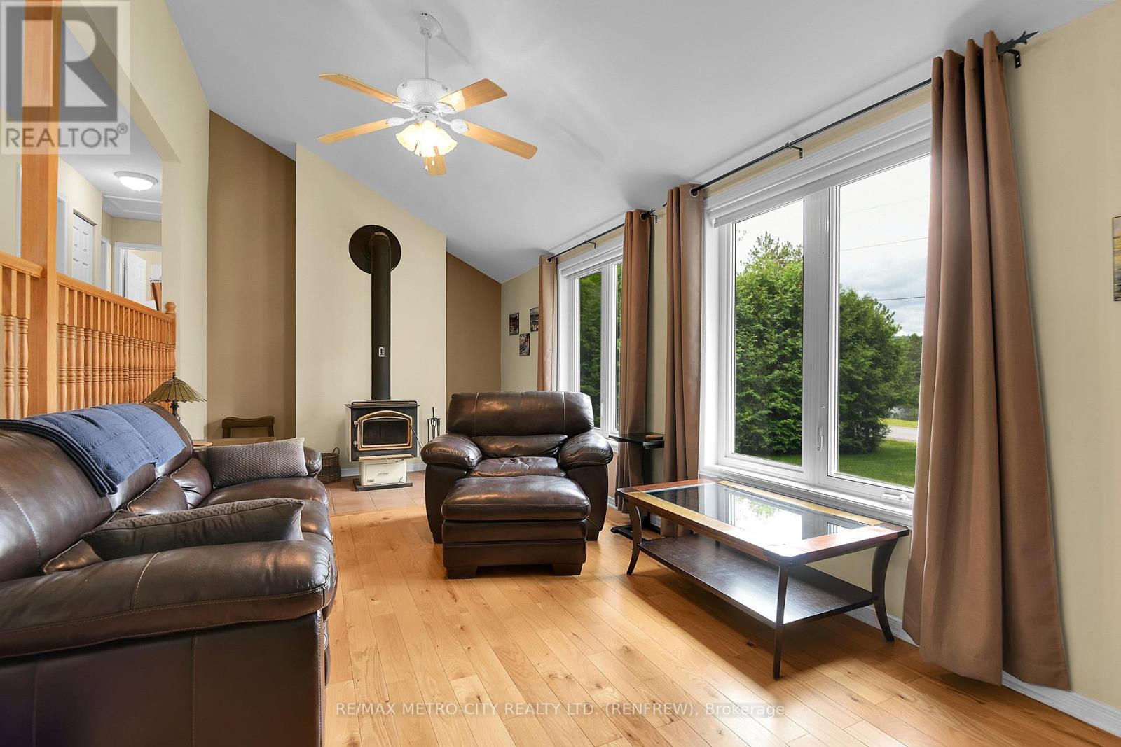 81 Flying Club Road, Greater Madawaska, Ontario  K0J 2R0 - Photo 4 - X13452126