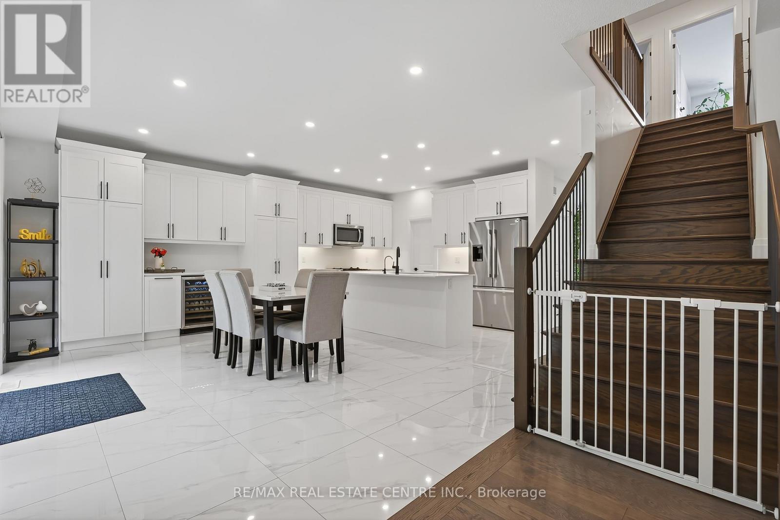 209 Jeffrey Place, Kitchener, Ontario  N2C 0C2 - Photo 9 - X13451992