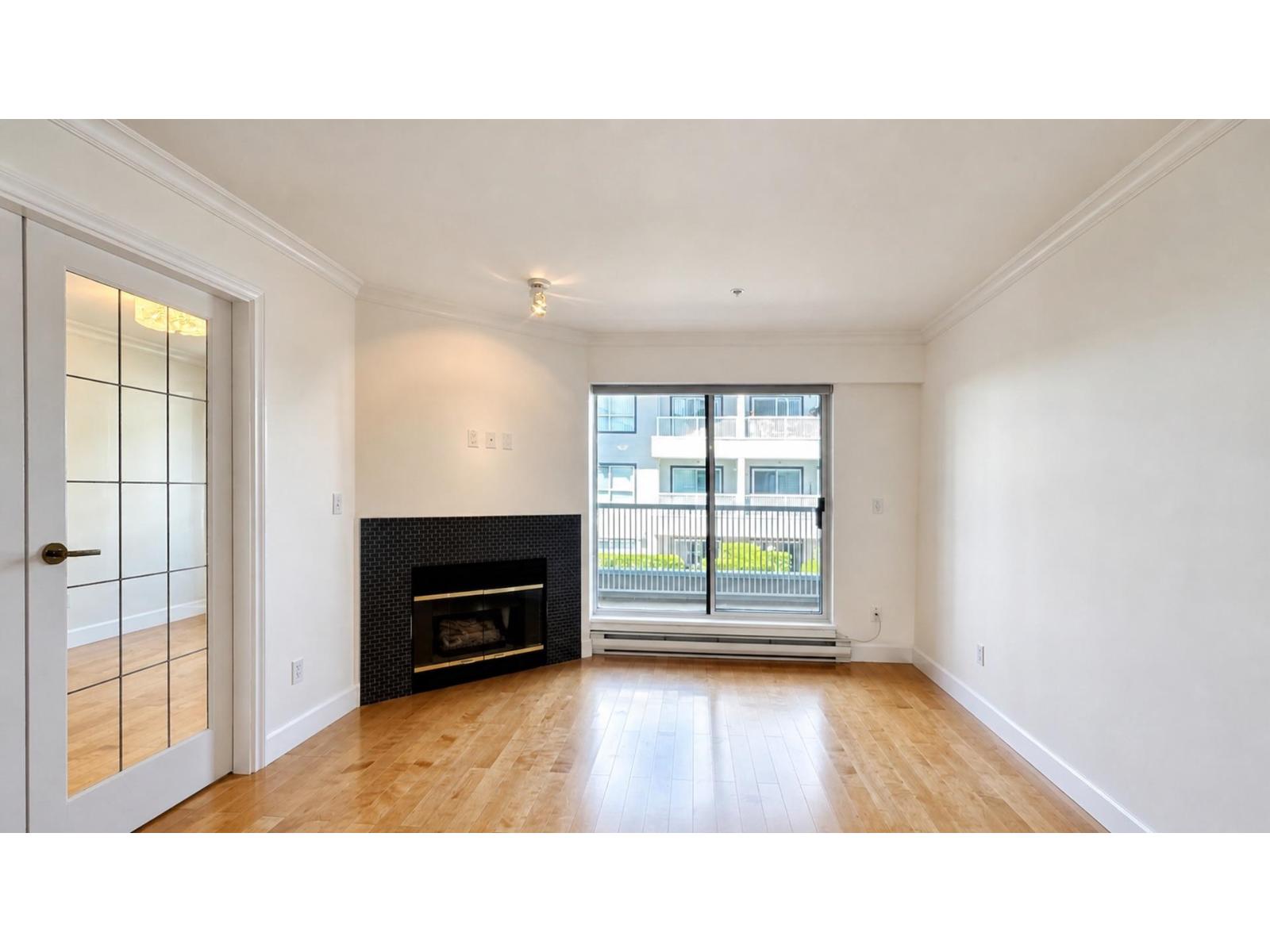 205 15272 20 Avenue, Surrey, British Columbia  V4A 2A3 - Photo 3 - R3136307