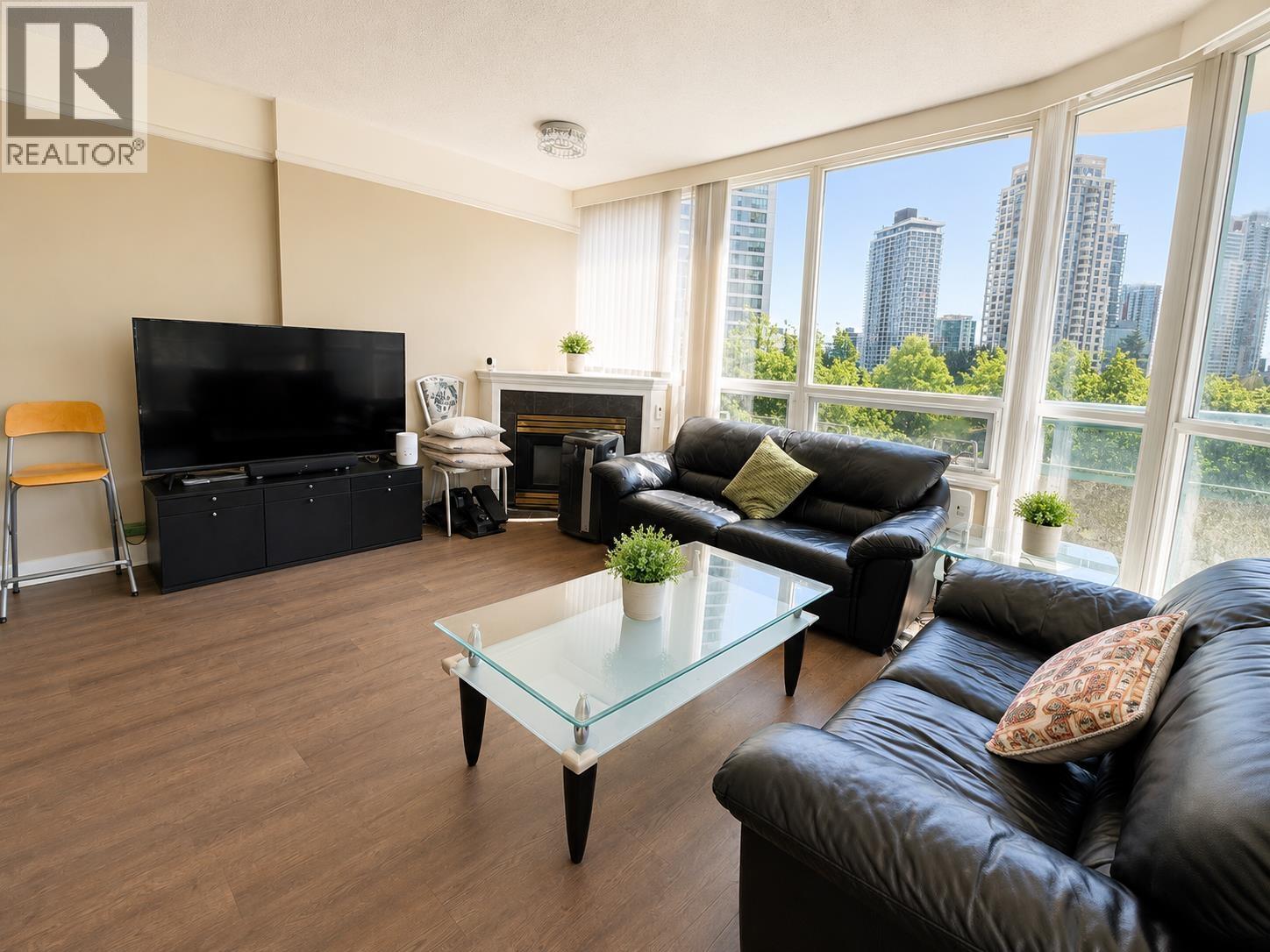 7d 6128 Patterson Avenue, Burnaby, British Columbia  V5H 4P3 - Photo 2 - R3136435