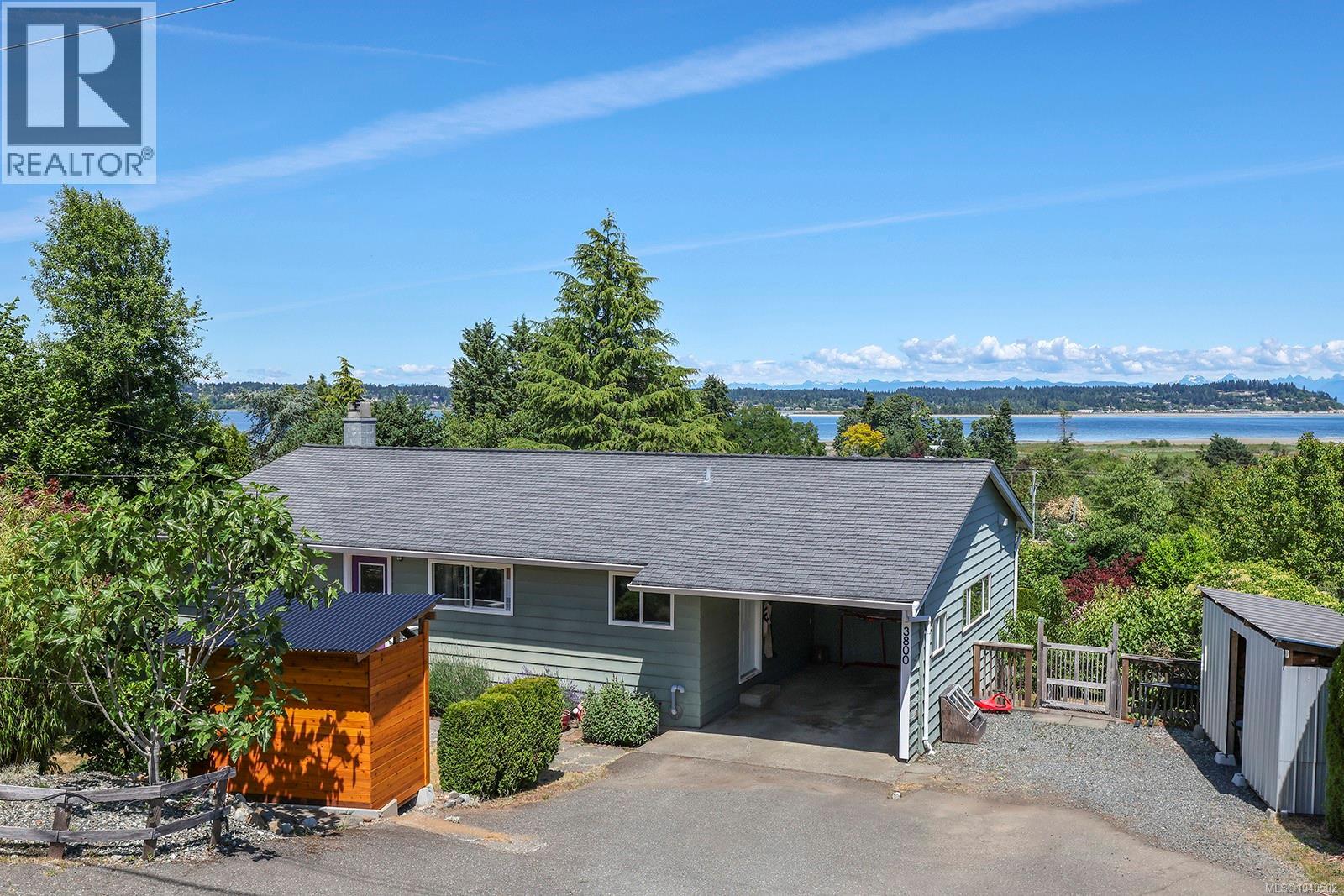 3800 Laurel Dr, Royston, British Columbia