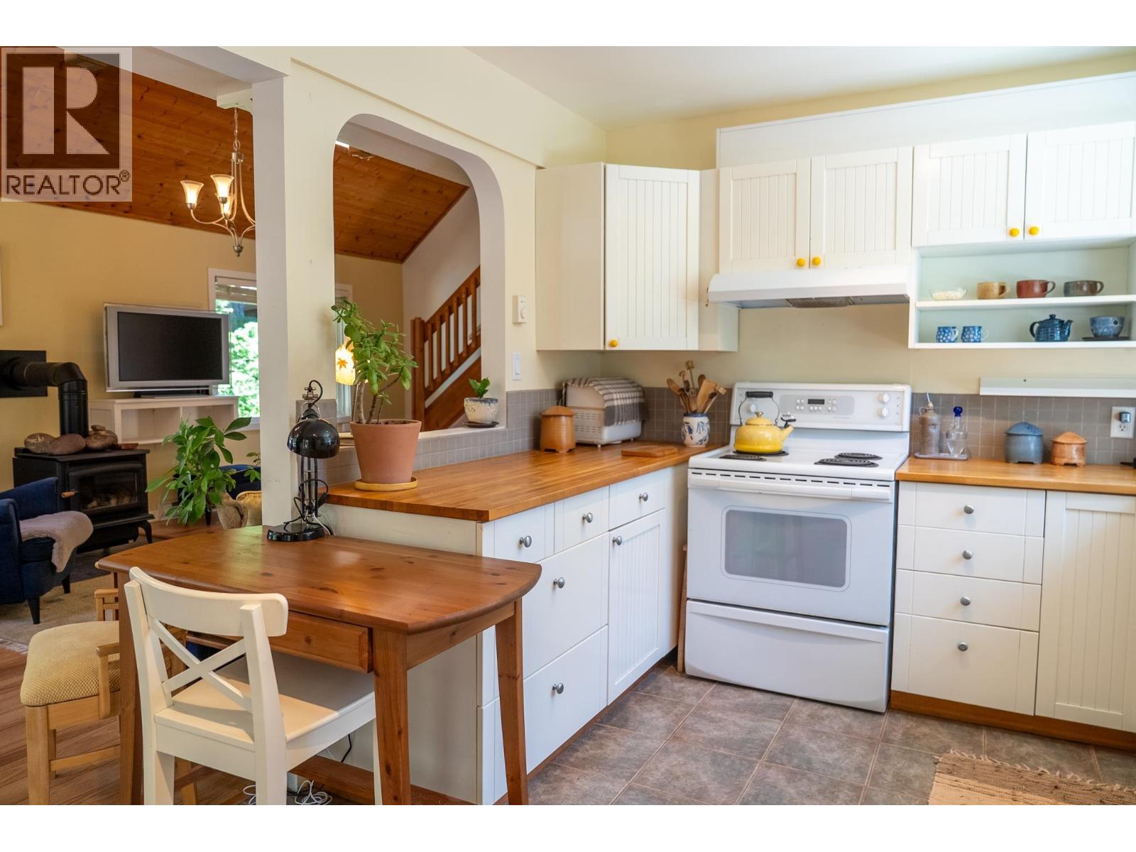 7913 Swanson View Drive, Pender Island, British Columbia  V0N 2M2 - Photo 11 - R3136446