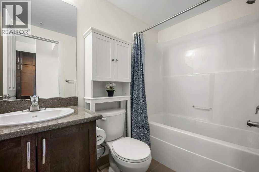 811, 10 Brentwood Common Nw, Calgary, Alberta T2L 2L6 - Photo 22 - A2318290