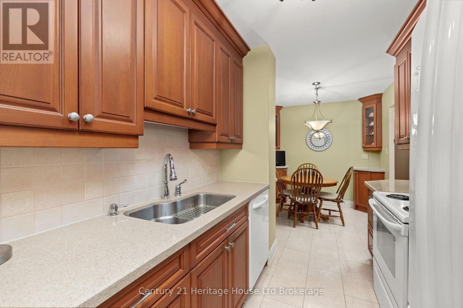 409 - 820 Burnhamthorpe Road, Toronto, Ontario  M9C 4W2 - Photo 13 - W13452058
