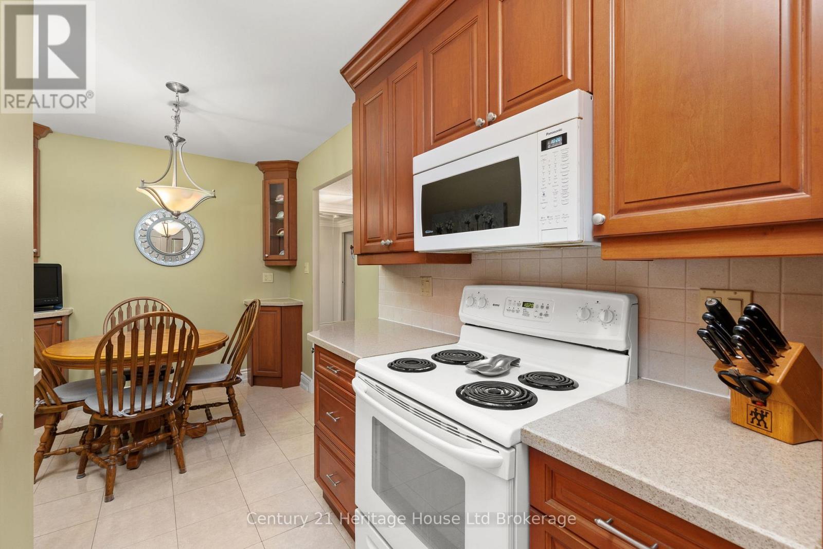 409 - 820 Burnhamthorpe Road, Toronto, Ontario  M9C 4W2 - Photo 14 - W13452058