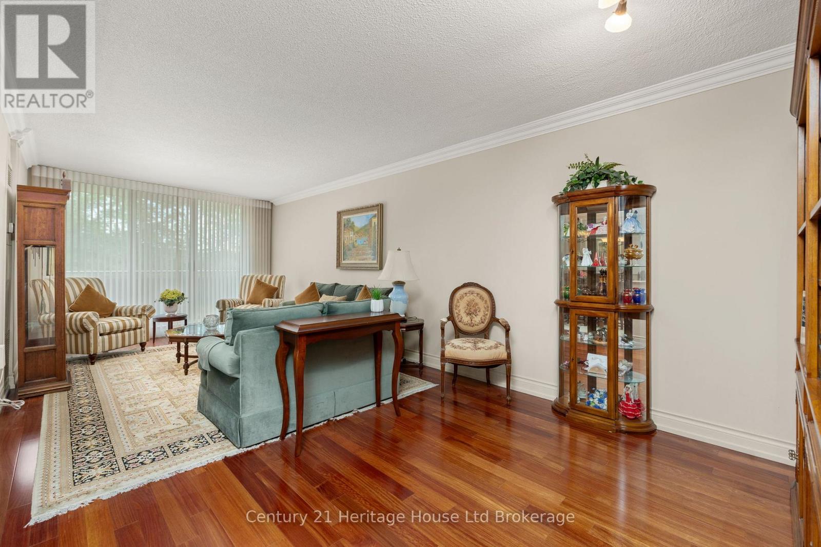 409 - 820 Burnhamthorpe Road, Toronto, Ontario  M9C 4W2 - Photo 3 - W13452058