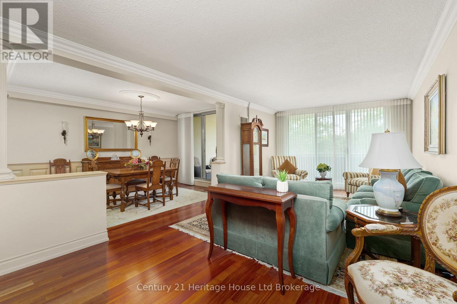 409 - 820 Burnhamthorpe Road, Toronto, Ontario  M9C 4W2 - Photo 4 - W13452058