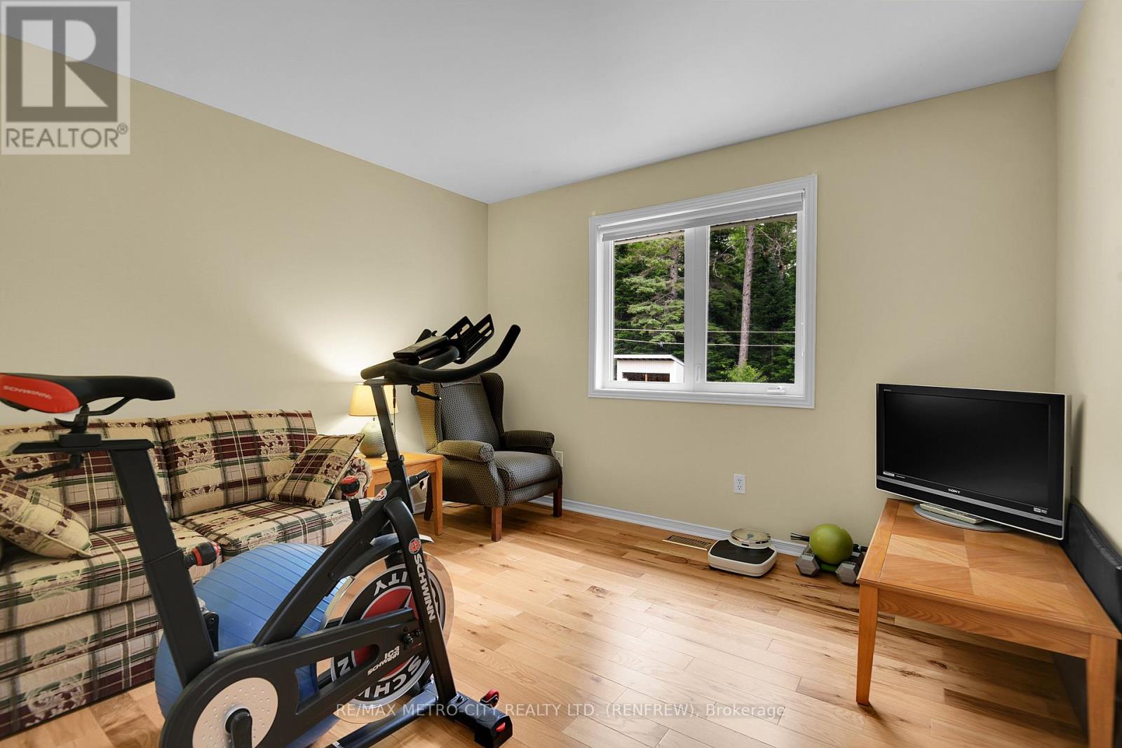 81 Flying Club Road, Greater Madawaska, Ontario  K0J 2R0 - Photo 13 - X13452126
