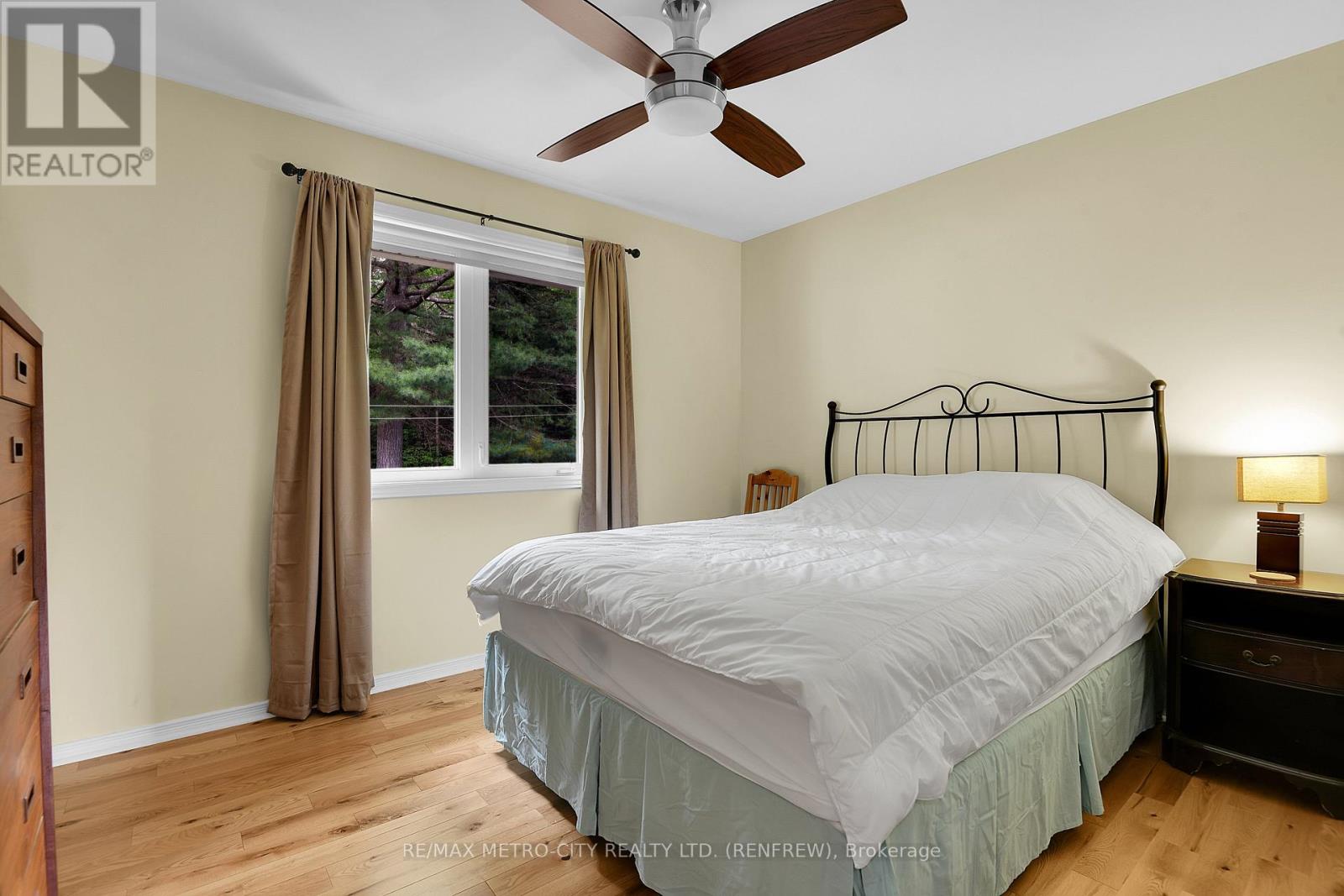 81 Flying Club Road, Greater Madawaska, Ontario  K0J 2R0 - Photo 12 - X13452126
