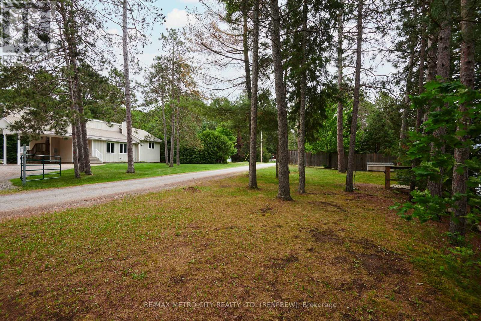 81 Flying Club Road, Greater Madawaska, Ontario  K0J 2R0 - Photo 26 - X13452126