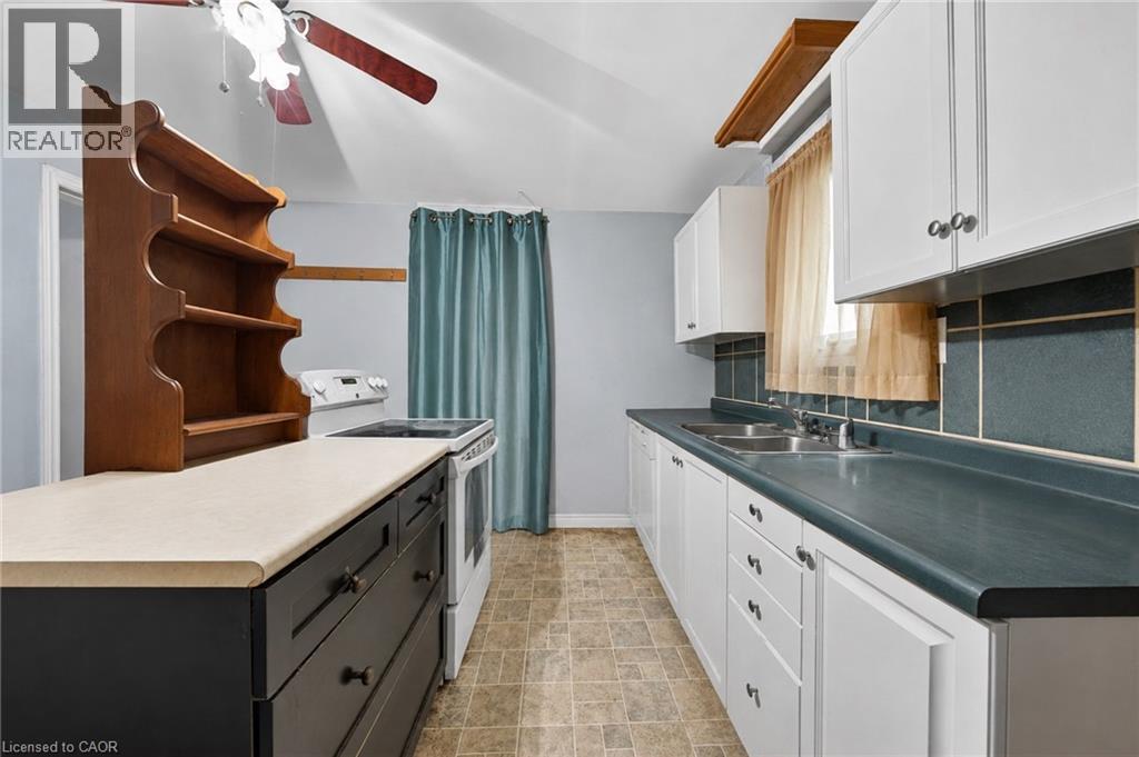 236 Marlborough Street, Brantford, Ontario  N3S 4T3 - Photo 3 - 40840267