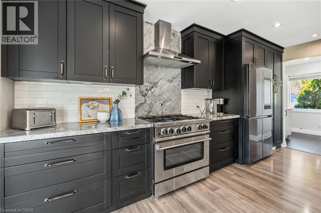 1648 Crediton Parkway, Mississauga, Ontario  L5G 3X3 - Photo 7 - 40840120