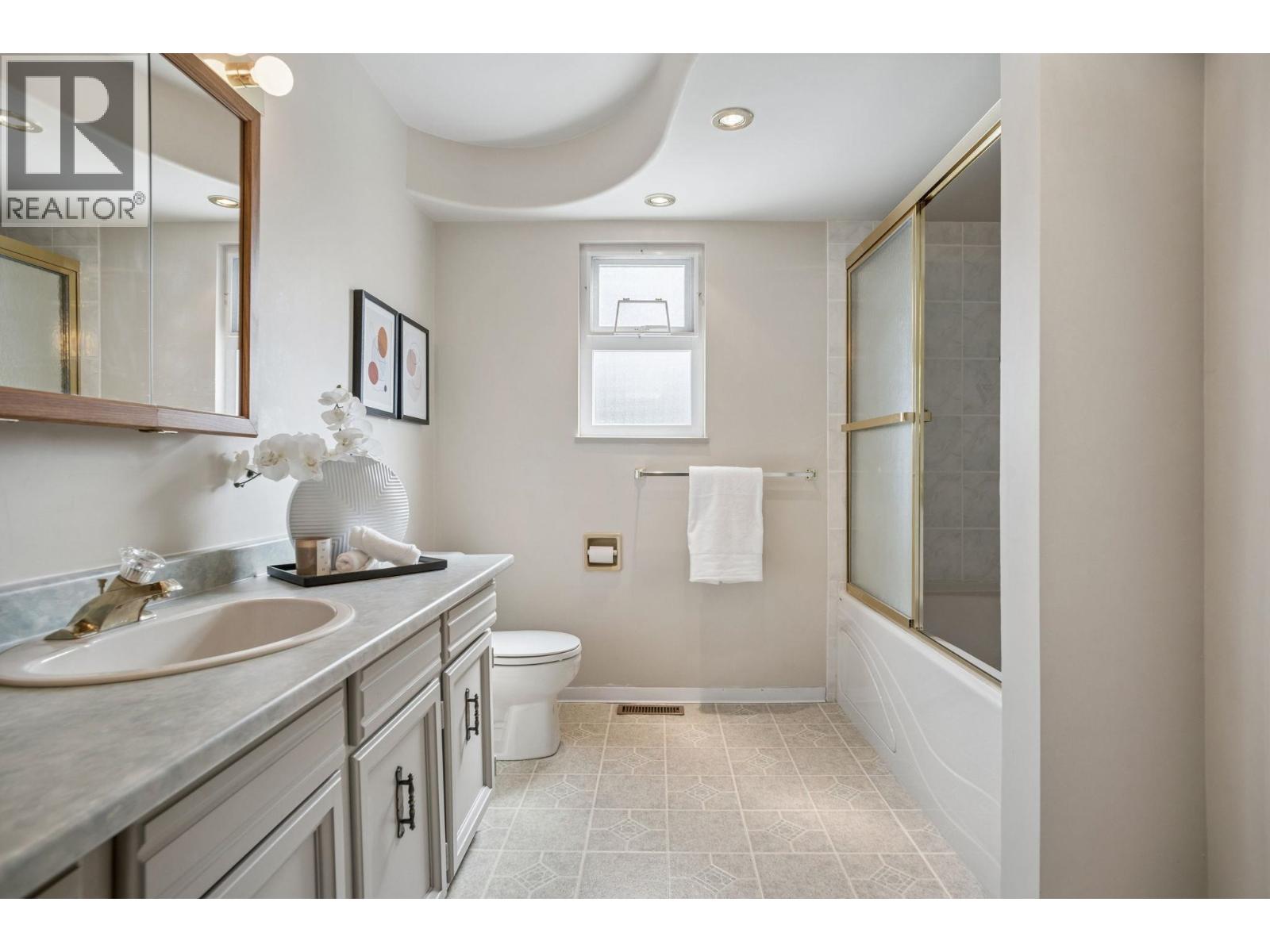 1770 Giles Place, Burnaby, British Columbia  V5A 3K6 - Photo 18 - R3120037