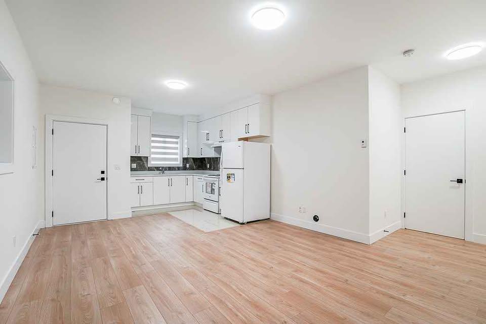 17800 BARNSTON