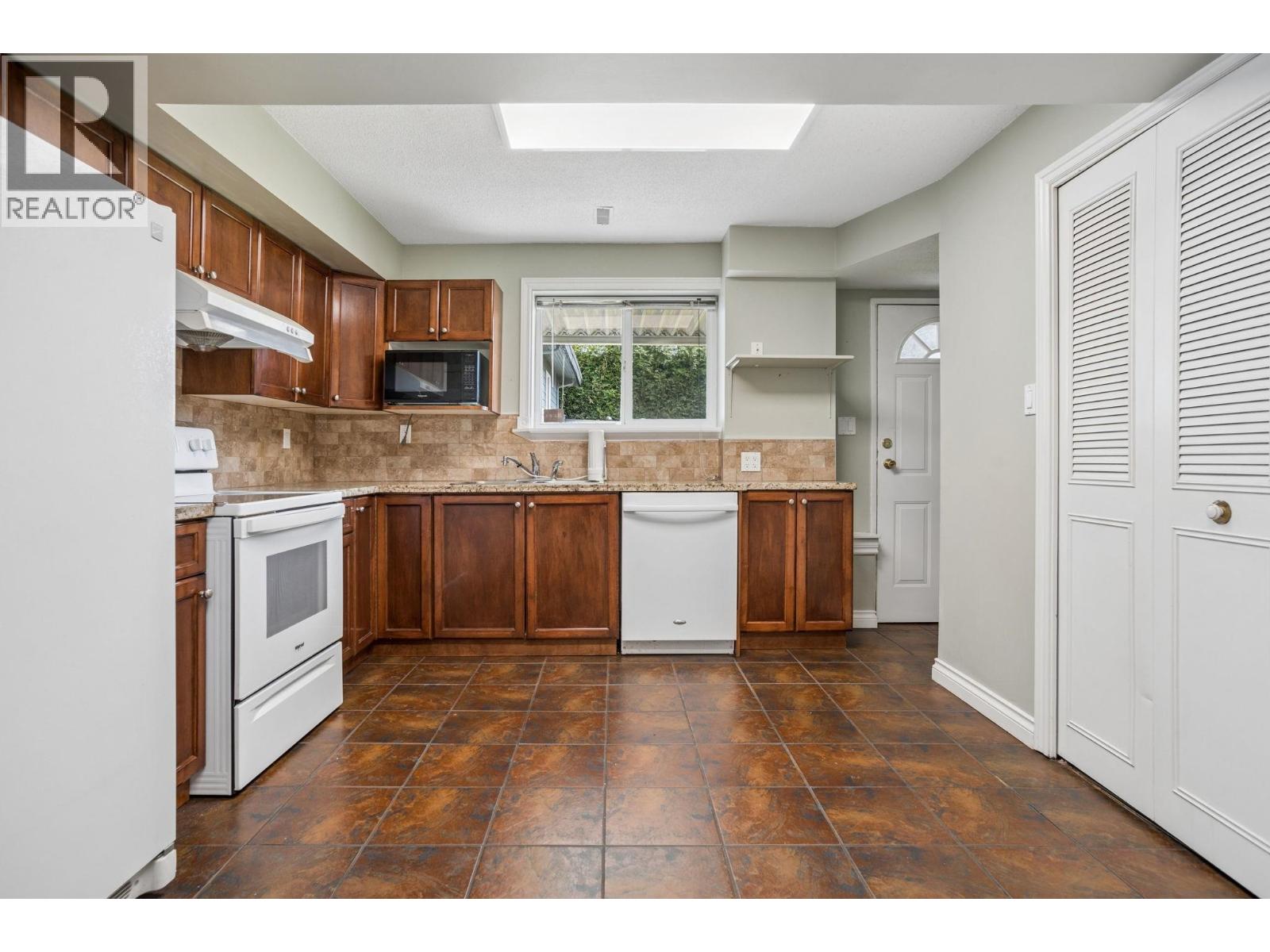 1770 Giles Place, Burnaby, British Columbia  V5A 3K6 - Photo 26 - R3120037