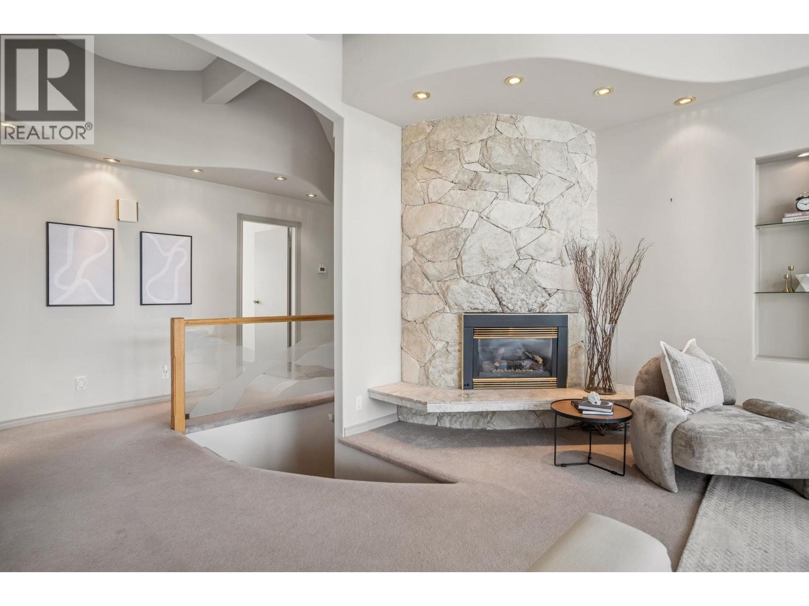 1770 Giles Place, Burnaby, British Columbia  V5A 3K6 - Photo 6 - R3120037