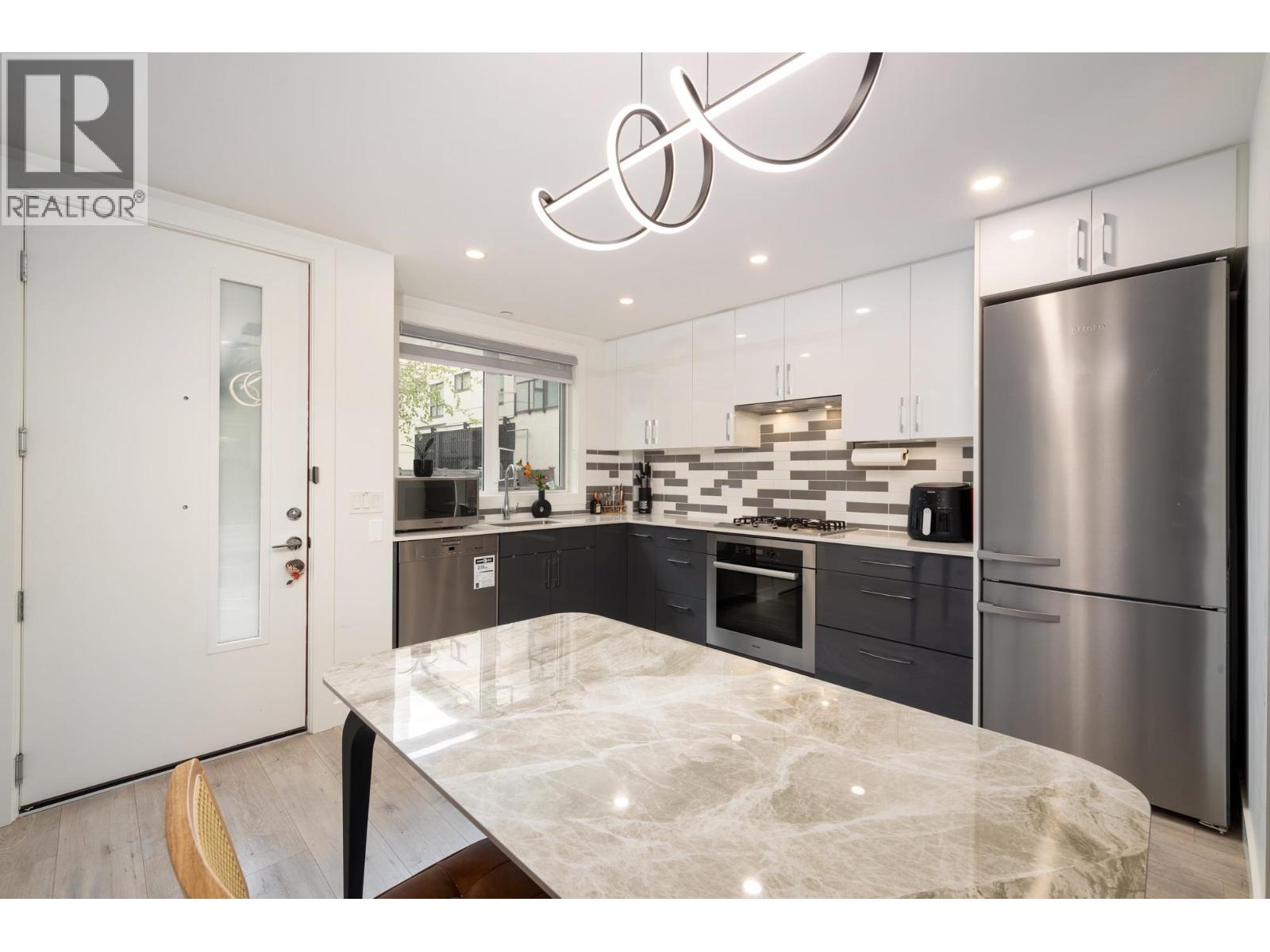 7887 French Street, Vancouver, British Columbia  V6P 4V8 - Photo 6 - R3081836