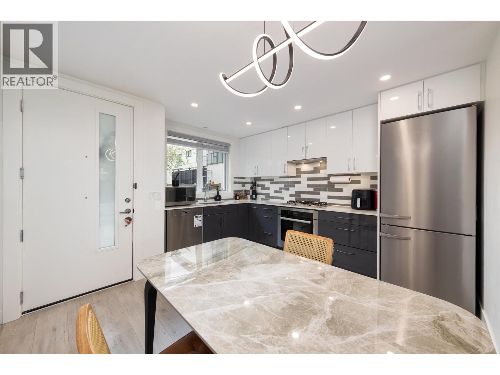 7887 French Street, Vancouver, British Columbia  V6P 4V8 - Photo 8 - R3081836
