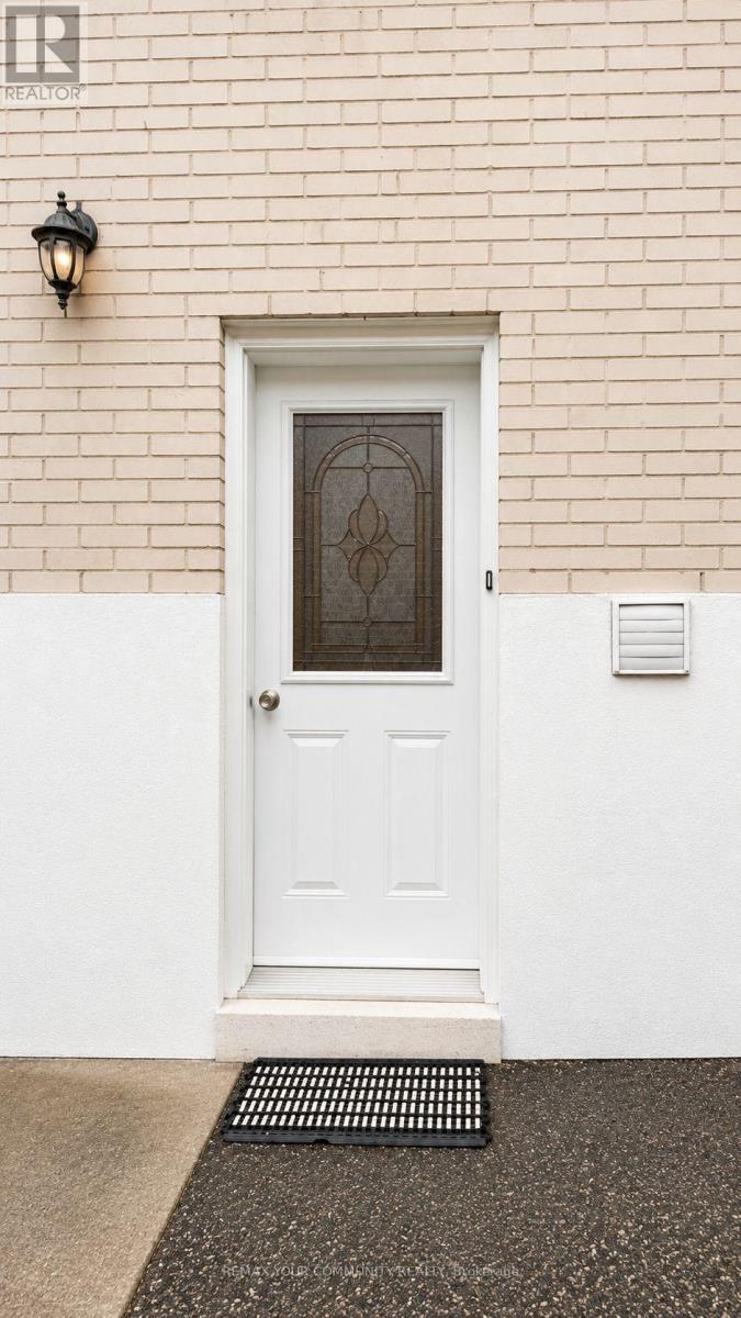LOWER - 328 WOODSWORTH ROAD, Toronto, Ontario