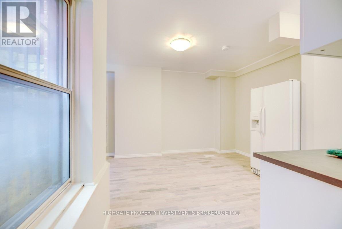 1234 Woodbine Avenue, Toronto, Ontario  M4C 4E4 - Photo 2 - E13452168