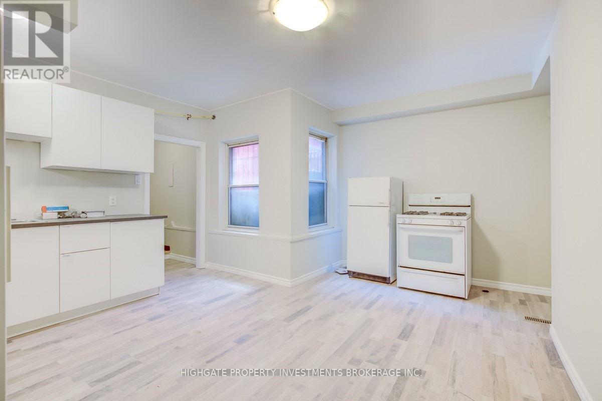 1234 Woodbine Avenue, Toronto, Ontario  M4C 4E4 - Photo 3 - E13452168
