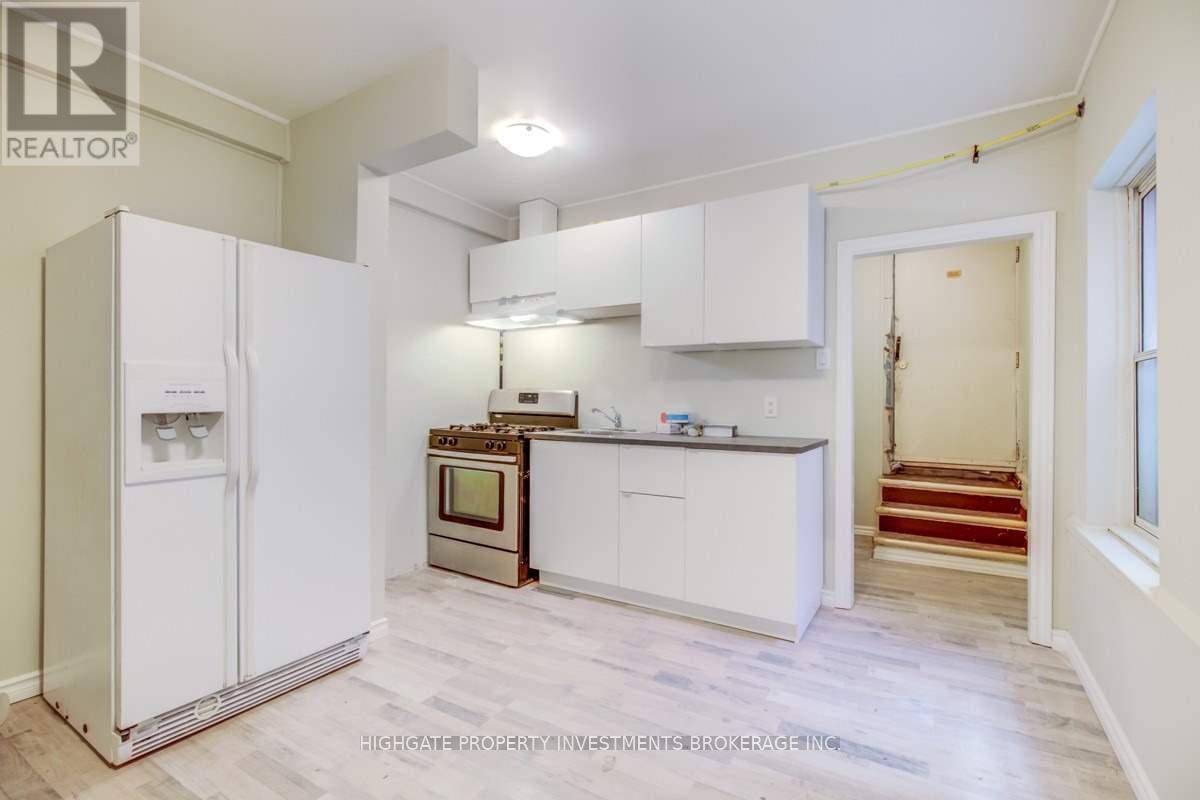 1234 Woodbine Avenue, Toronto, Ontario  M4C 4E4 - Photo 4 - E13452168