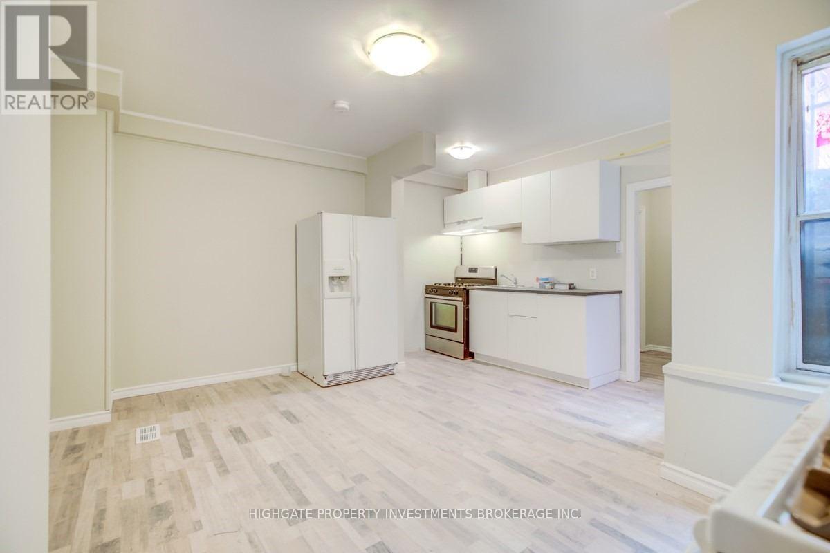 1234 Woodbine Avenue, Toronto, Ontario  M4C 4E4 - Photo 5 - E13452168