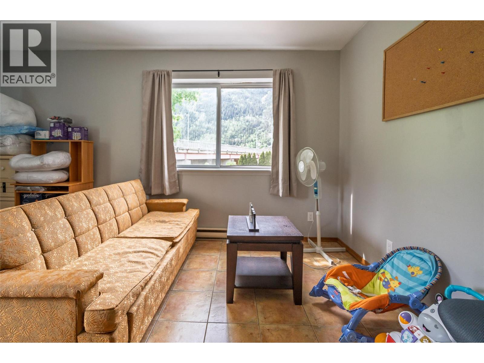 920 Nelson Avenue, Nelson, British Columbia V1L 2N9 - Photo 41 - 10348063