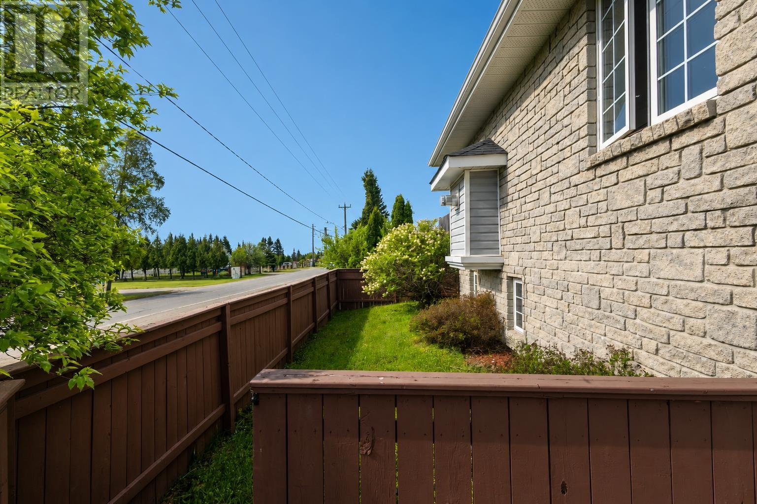 401 Tuscany Dr, Thunder Bay, Ontario  P7G 1B7 - Photo 38 - TB2601435
