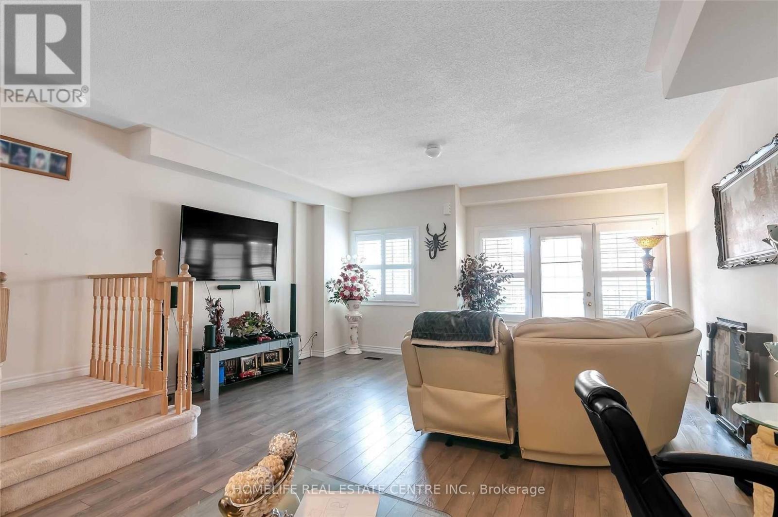 5 Kayak Heights, Brampton, Ontario  L6Z 0B4 - Photo 5 - W13452170