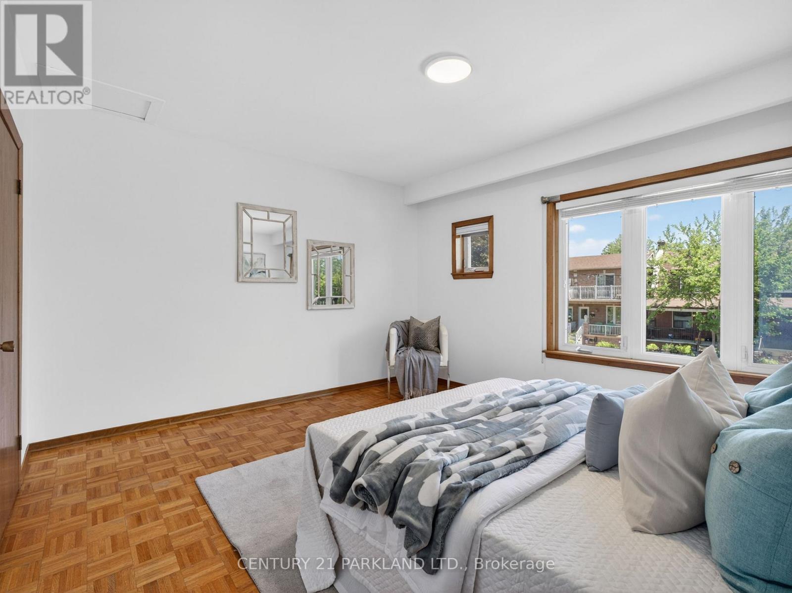 26 Earlscourt Avenue, Toronto, Ontario  M6E 4A6 - Photo 18 - W13452174