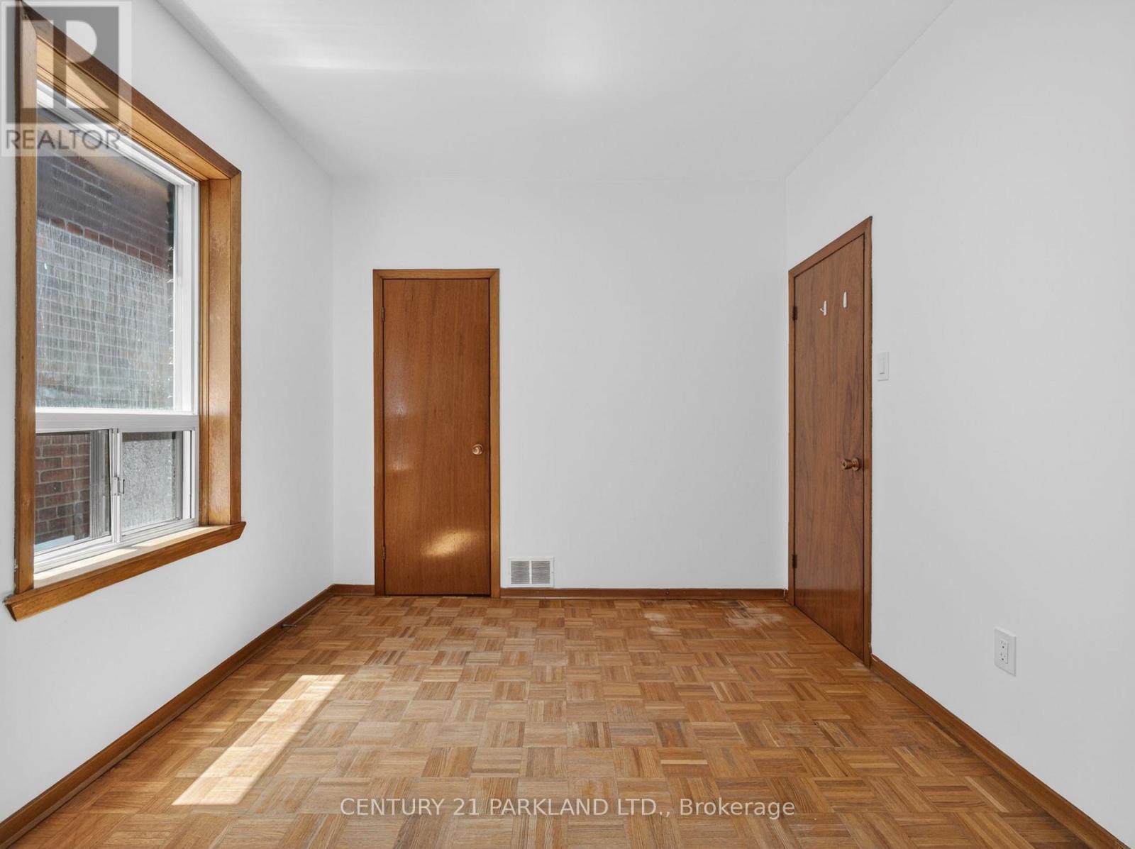 26 Earlscourt Avenue, Toronto, Ontario  M6E 4A6 - Photo 20 - W13452174