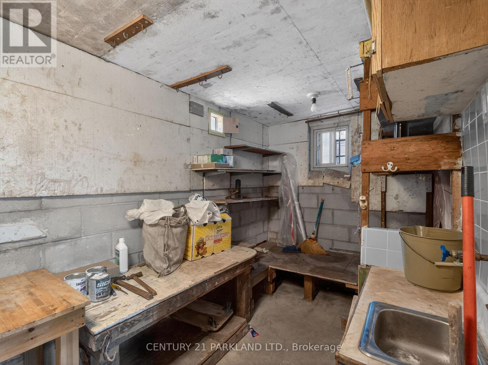 26 Earlscourt Avenue, Toronto, Ontario  M6E 4A6 - Photo 32 - W13452174