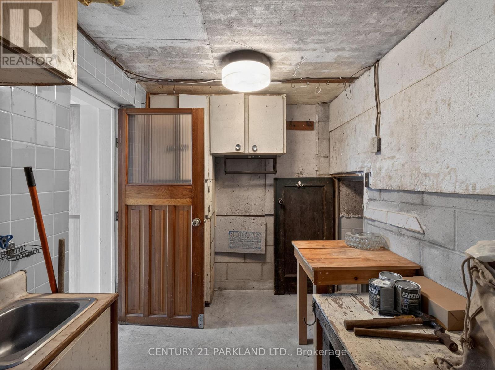 26 Earlscourt Avenue, Toronto, Ontario  M6E 4A6 - Photo 33 - W13452174