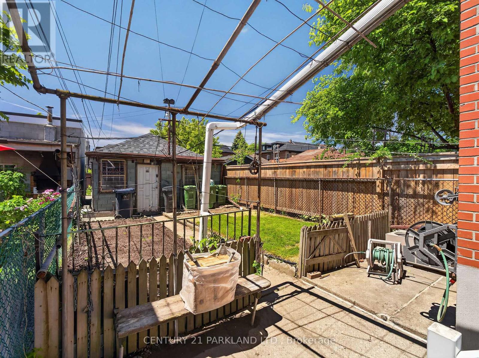 26 Earlscourt Avenue, Toronto, Ontario  M6E 4A6 - Photo 34 - W13452174