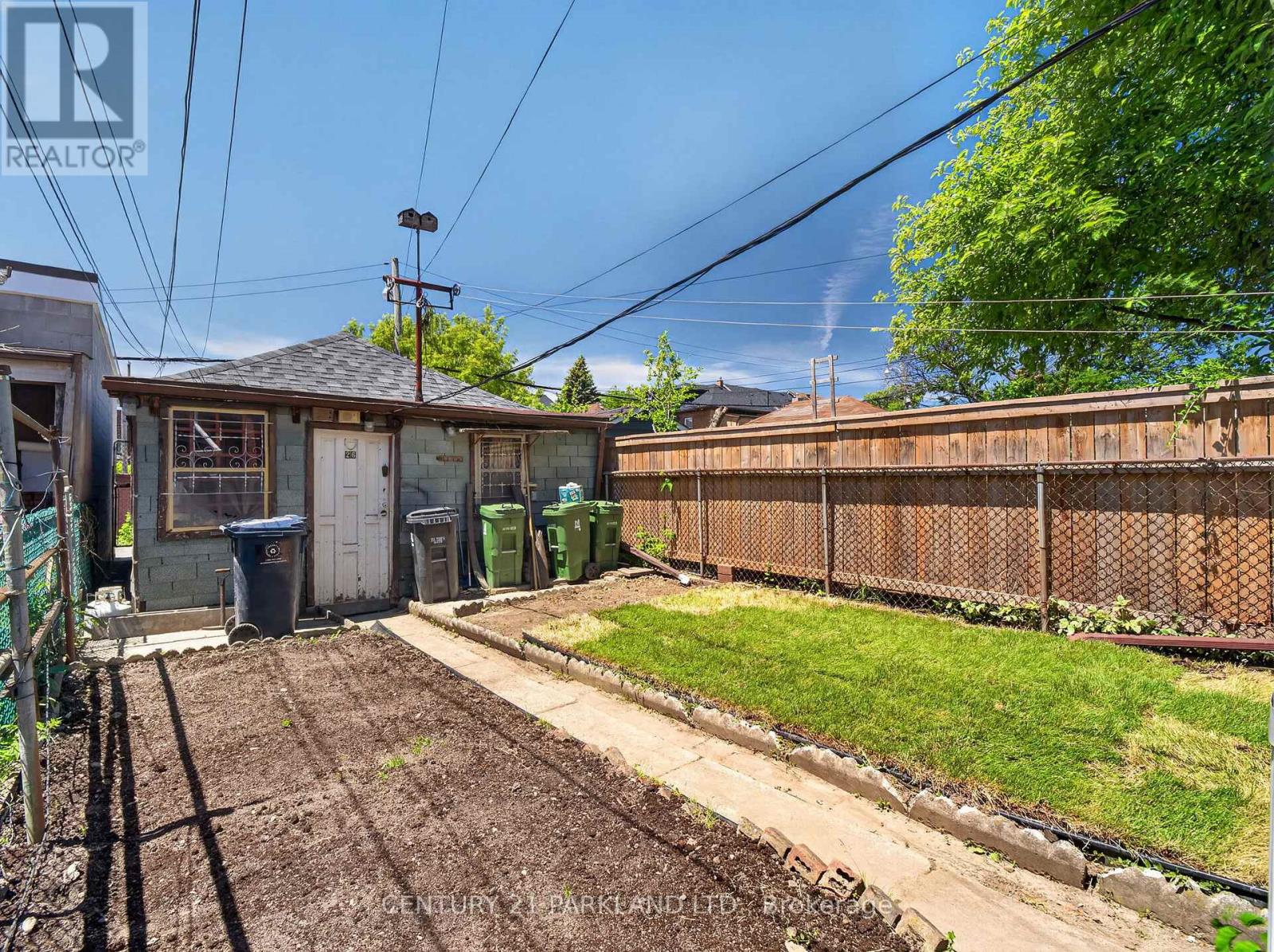 26 Earlscourt Avenue, Toronto, Ontario  M6E 4A6 - Photo 37 - W13452174
