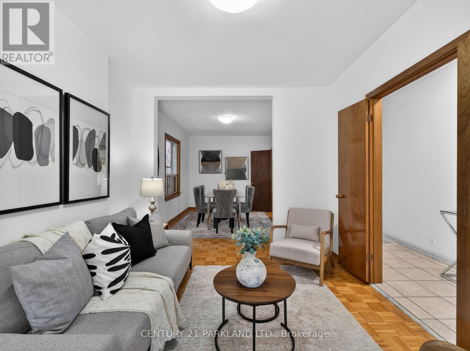 26 Earlscourt Avenue, Toronto, Ontario  M6E 4A6 - Photo 5 - W13452174