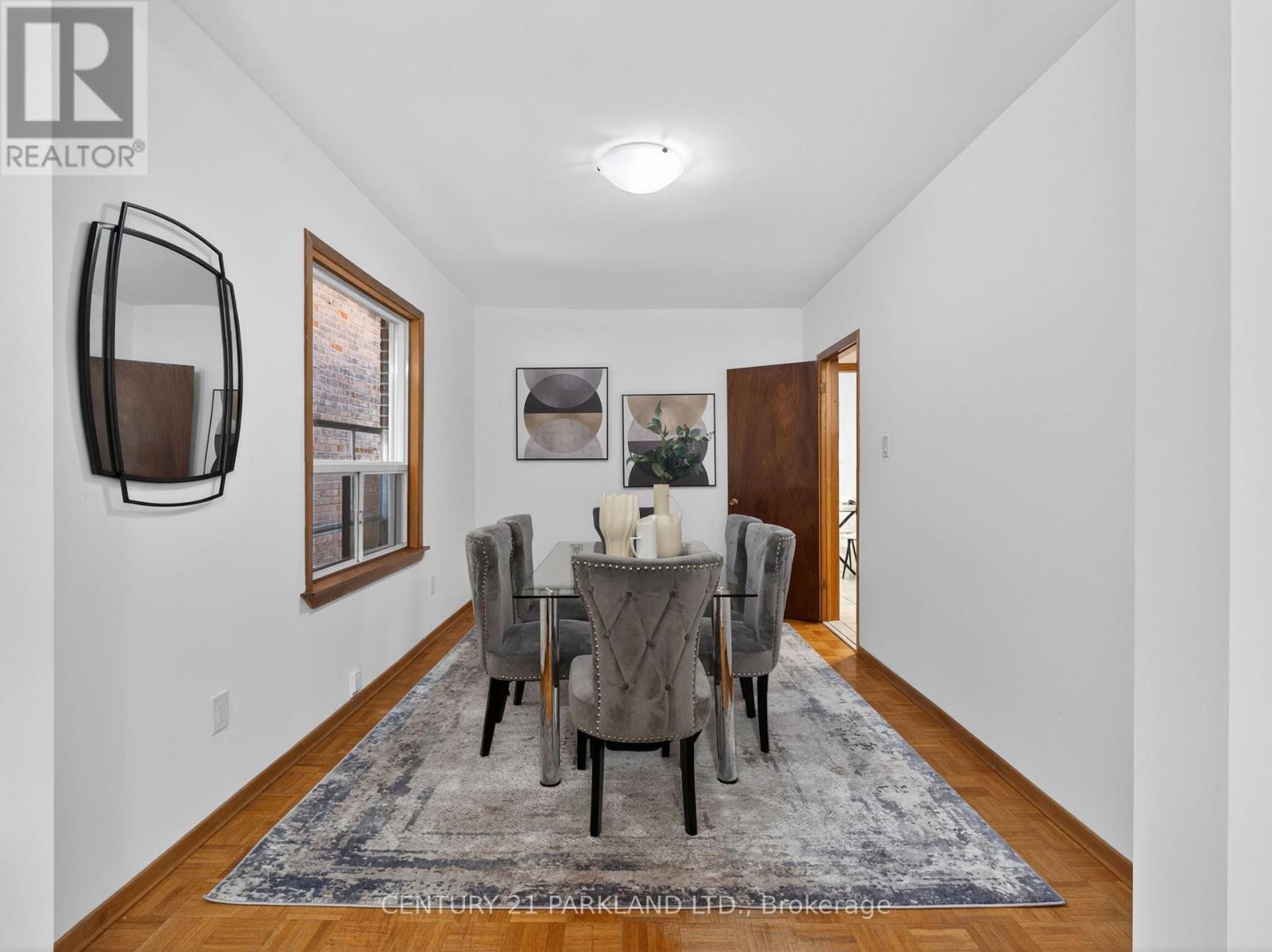 26 Earlscourt Avenue, Toronto, Ontario  M6E 4A6 - Photo 6 - W13452174