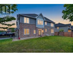 138 ERIC MALONEY WAY, Ottawa, Ontario