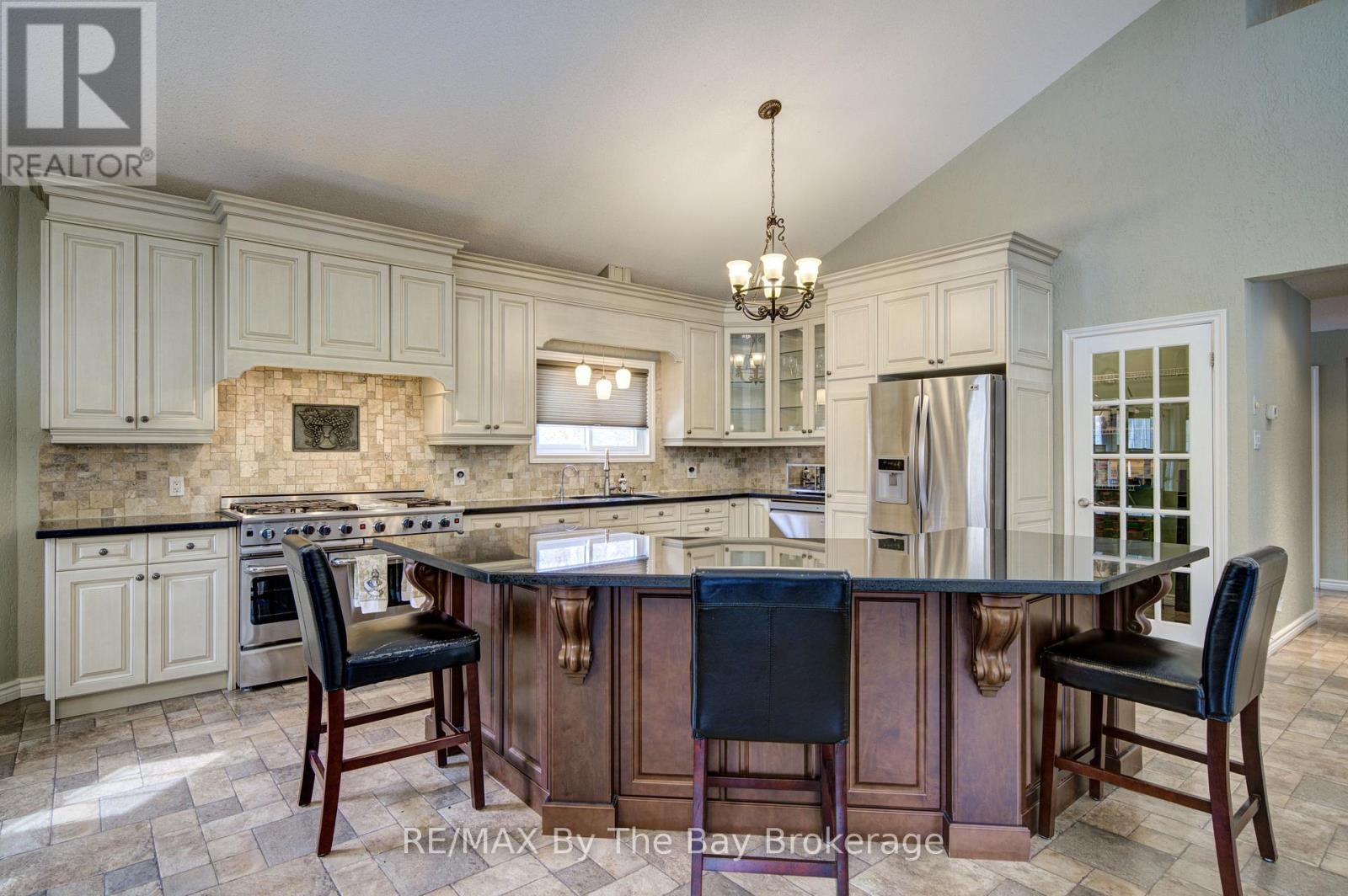 32 Bridlewood Crescent, Wasaga Beach, Ontario  L9Z 1B4 - Photo 16 - S12949526