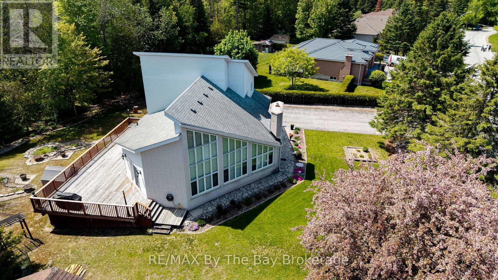 32 Bridlewood Crescent, Wasaga Beach, Ontario  L9Z 1B4 - Photo 2 - S12949526