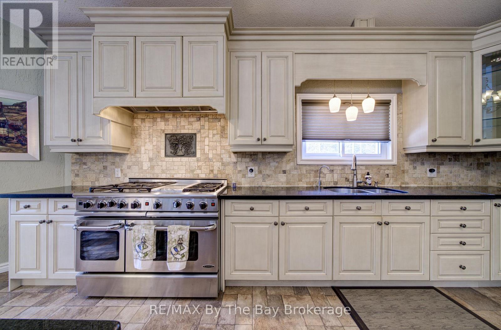 32 Bridlewood Crescent, Wasaga Beach, Ontario  L9Z 1B4 - Photo 20 - S12949526