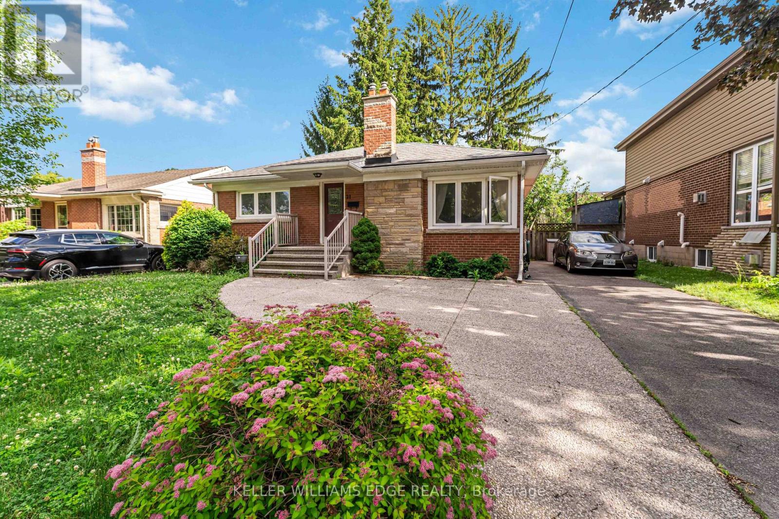 21 Sheridan Lane, Hamilton, Ontario  L8S 2N3 - Photo 3 - X13452070